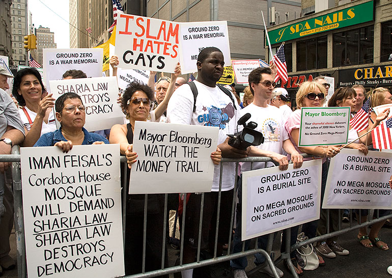 elmarco-lookingattheleft-0193