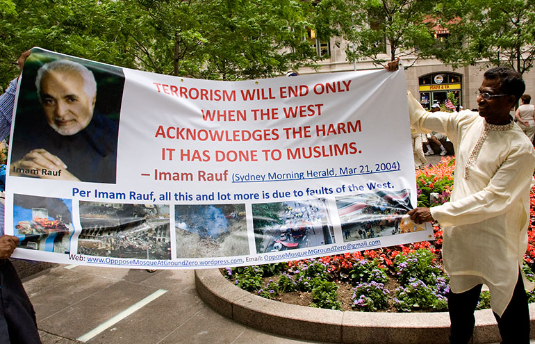 elmarco-lookingattheleft-0234