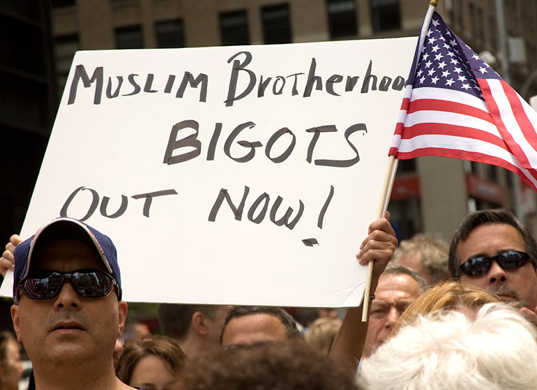 elmarco-lookingattheleft-0276